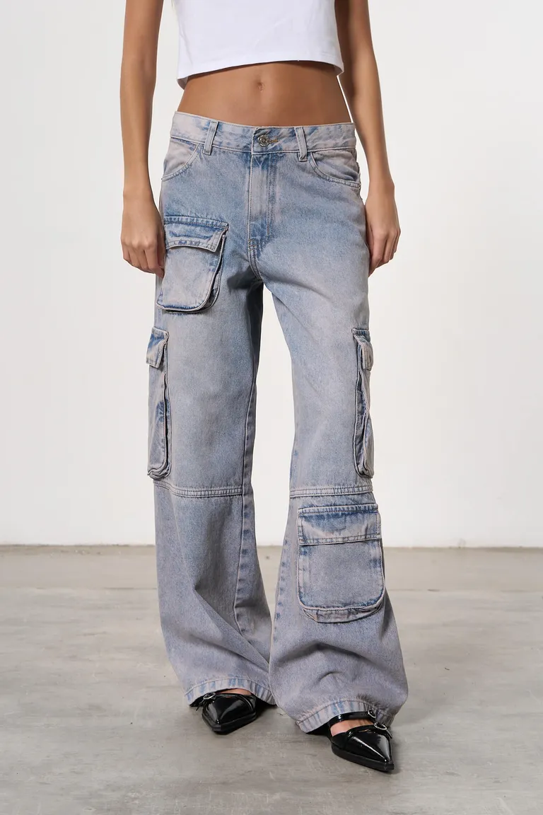 Jean denim cargo ray ancho de Magda en Pantalones para argentina