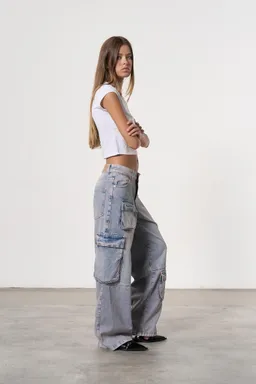 Jean denim cargo ray ancho de Magda en Pantalones para argentina
