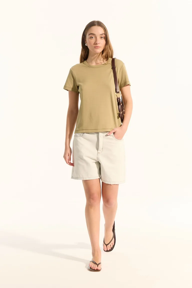 Remera de manga corta y escote redondo, prenda básica y cómoda para el día a día de Portsaid en Remeras para argentina