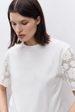 Remera algodón mangas crochet de Mango en Remeras para argentina