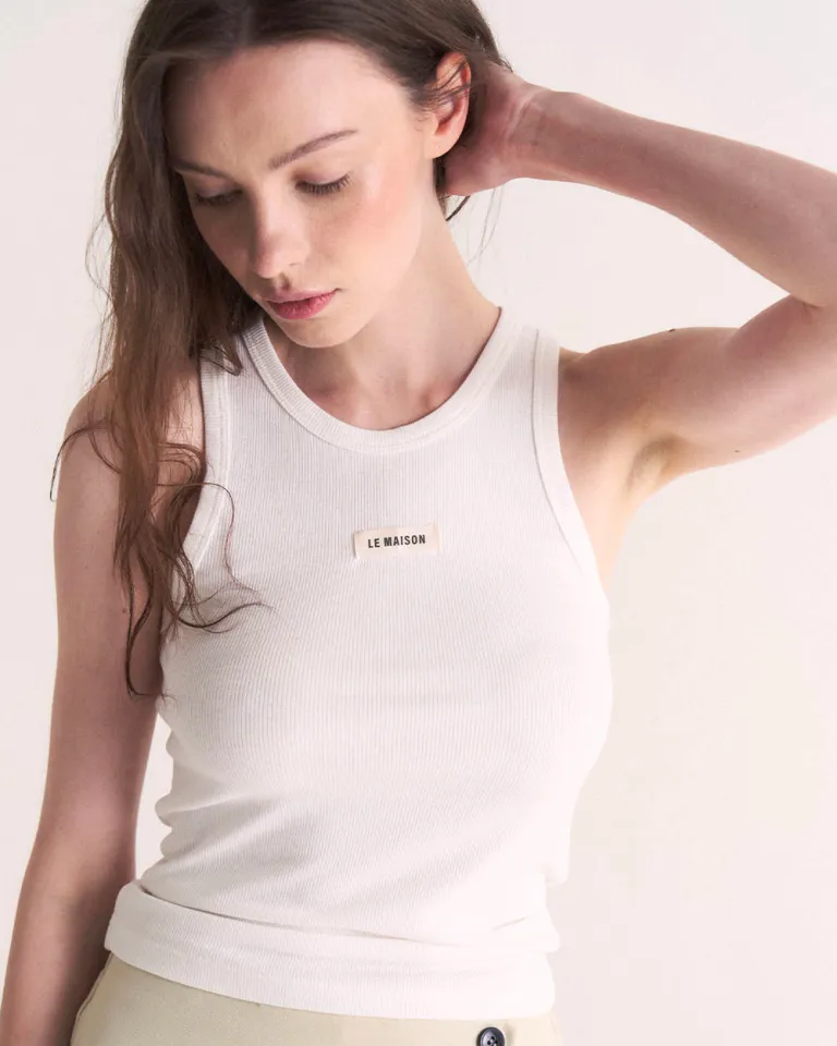 Top blanco con detalles en el cuello - Diseño moderno y elegante de Sky en Tops para argentina