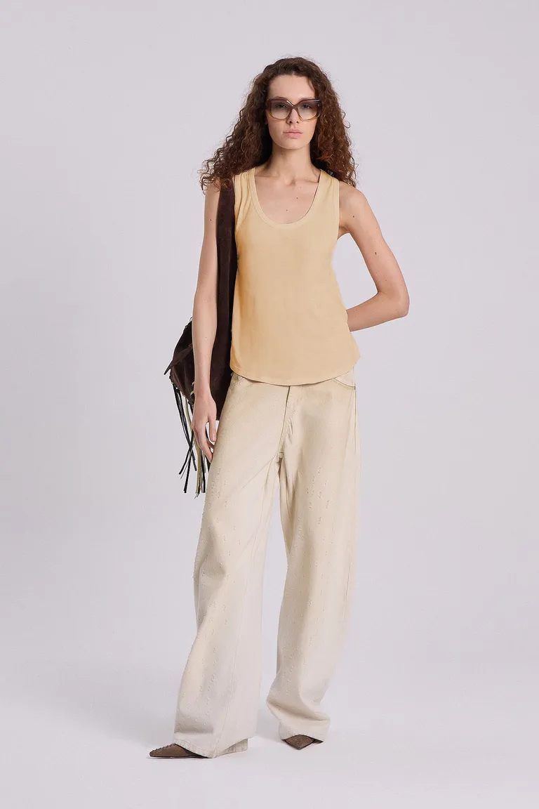 Musculosa de algodón peruano con detalle de costuras a tono de Maria Cher en Remeras para argentina