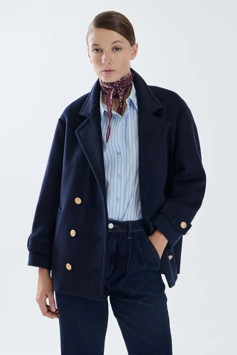 Abrigo tipo naval con doble botonadura metálica y pinzas en espalda de Portsaid en Tapados para argentina