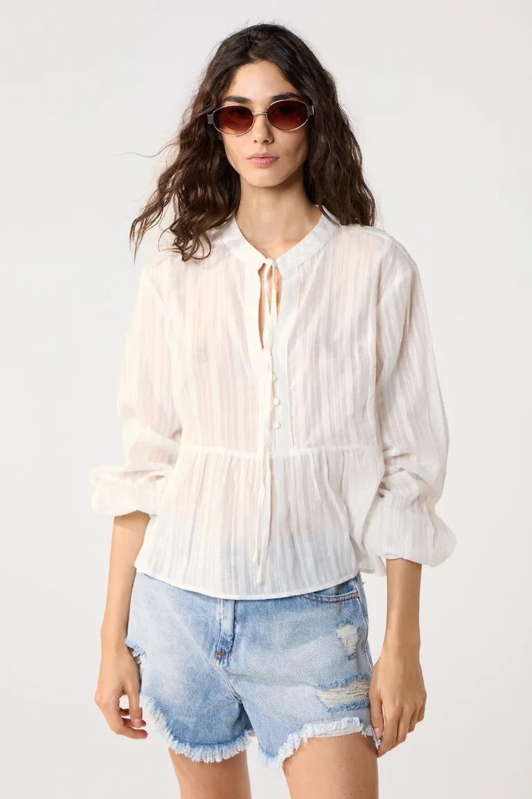 Blusa de algodón blanca con detalles de lurex y mangas globo de Cuesta Blanca en Blusas para argentina