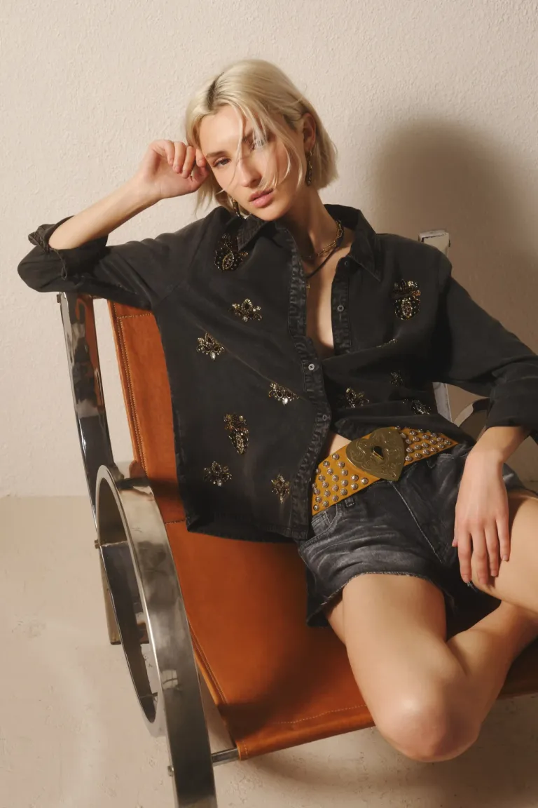 Camisa de manga larga con bordado floral en negro de Rapsodia en Camisas para argentina