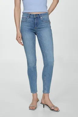 Jeans skinny pushup de Mango en Pantalones para argentina