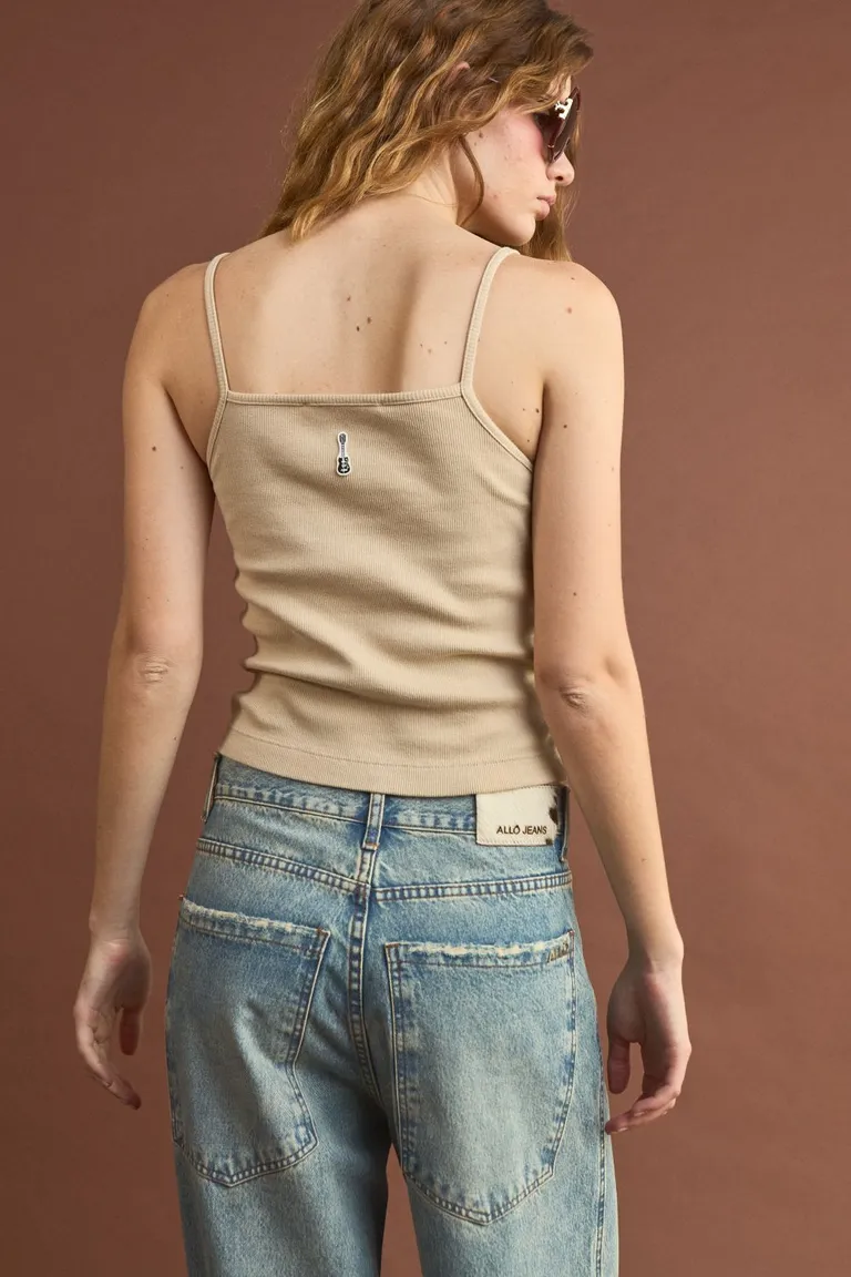 Top sin mangas en tono beige para mujer de Allo Martinez en Tops para argentina