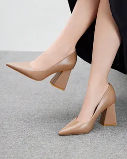Tacones anchos nude de Cuccoo en Zapatos con Tacos para argentina