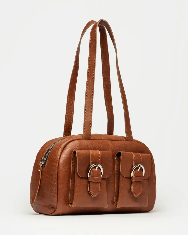 Bolso con dos bolsillos frontales y hebillas metálicas de estilo vintage de Prüne en Bolsos y Carteras para argentina