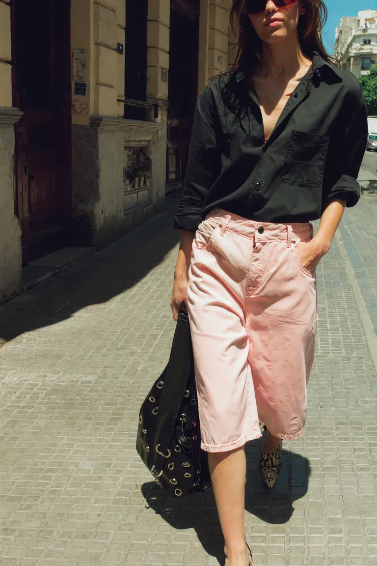 Bermuda holgada de tiro medio con efecto desgastado y corte casual oversized de Maria Cher en Shorts para argentina