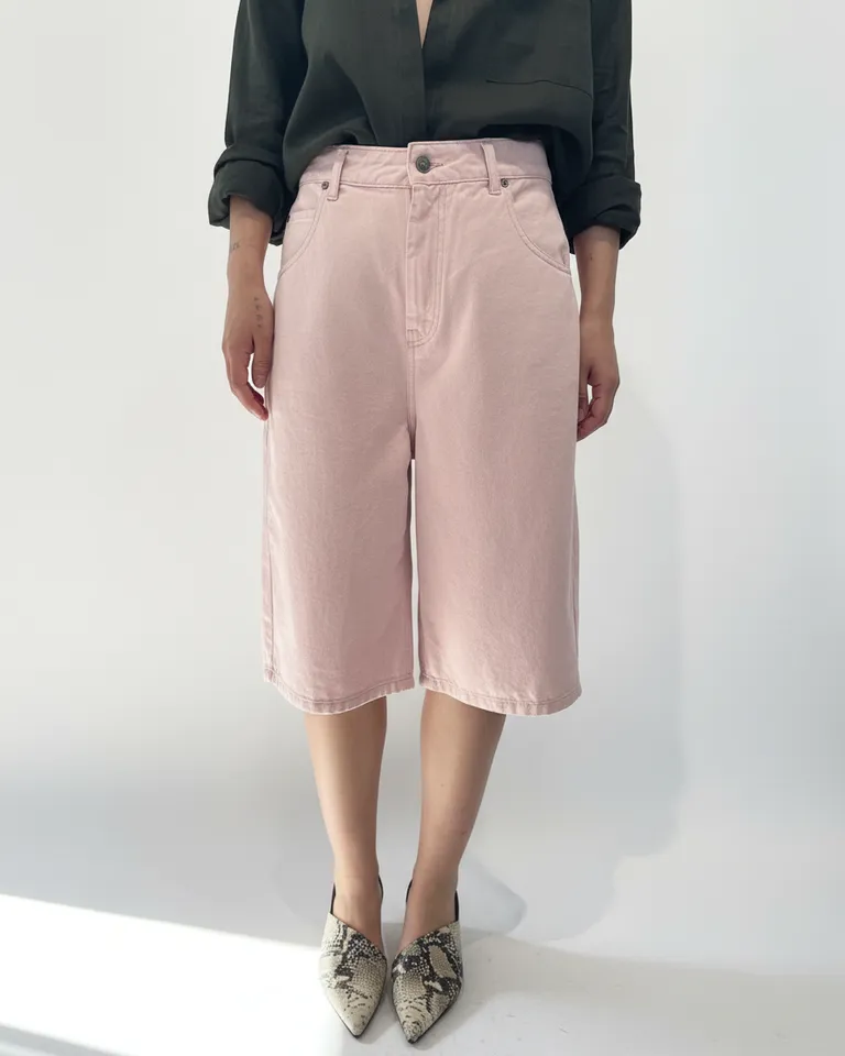 Bermuda holgada de tiro medio con efecto desgastado y corte casual oversized de Maria Cher en Shorts para argentina