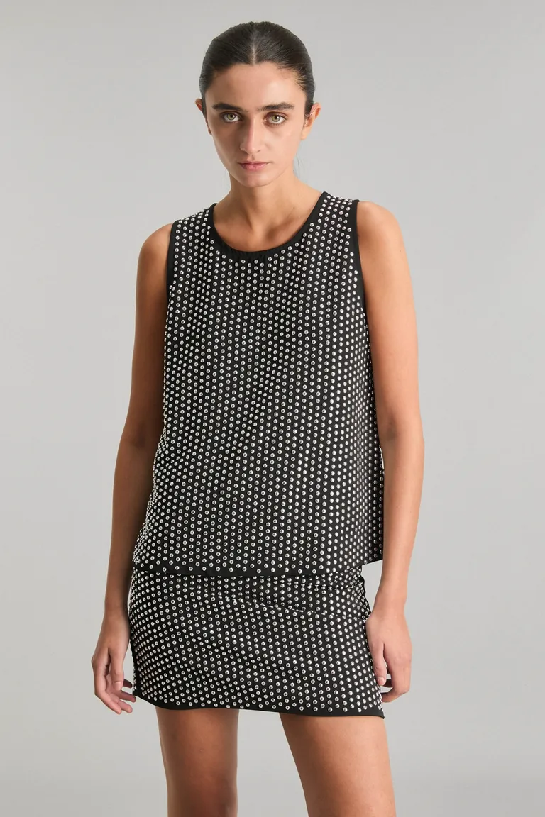 Top con detalles de tachas negras - Prenda elegante y de diseño único de Kosiuko en Tops para argentina
