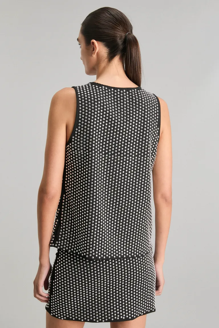 Top con detalles de tachas negras - Prenda elegante y de diseño único de Kosiuko en Tops para argentina