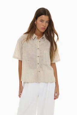 Camisa básica manga corta de Lefties en Camisas para argentina