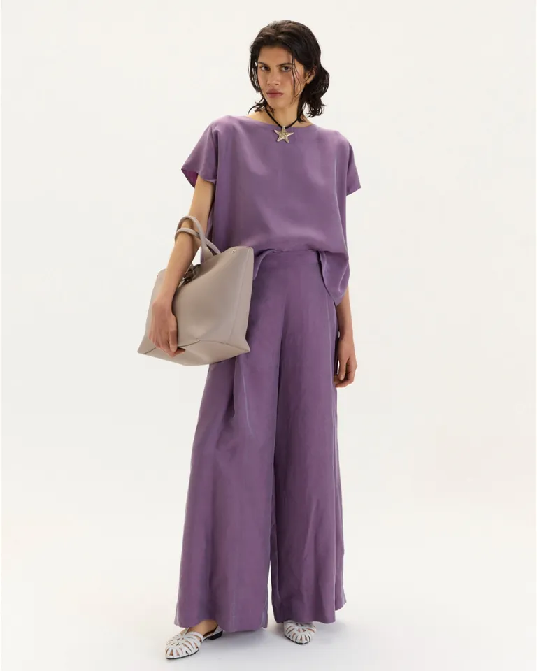 Pantalón Rachel: Silueta Amplia y Caída Suave, Detalles Únicos de Blue Sheep en Pantalones para argentina