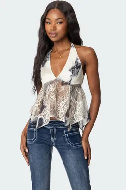 Top halter asimétrico estampado de Edikted en Tops para argentina