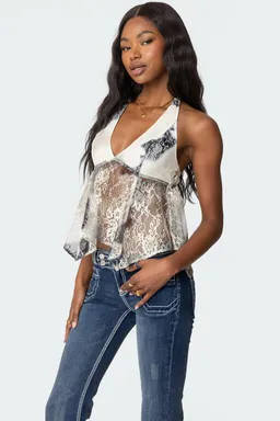 Top halter asimétrico estampado de Edikted en Tops para argentina