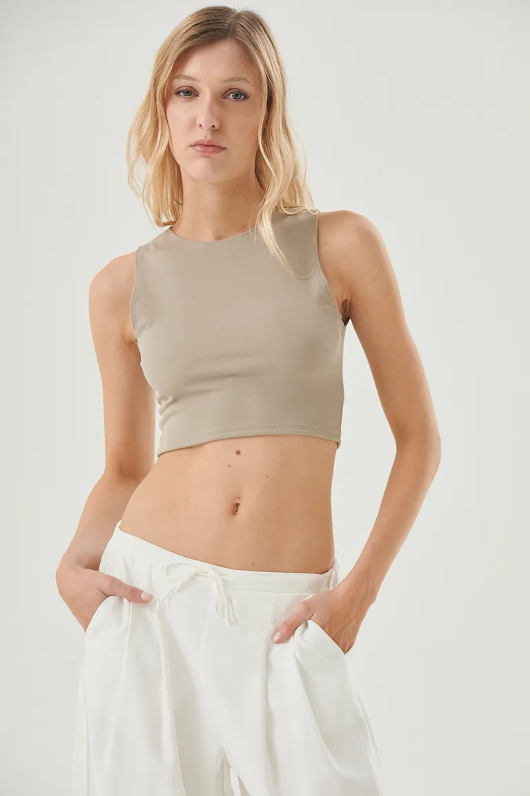 Top Hanna: Un básico elegante y versatil para el armario de mujer de Sweet en Tops para argentina