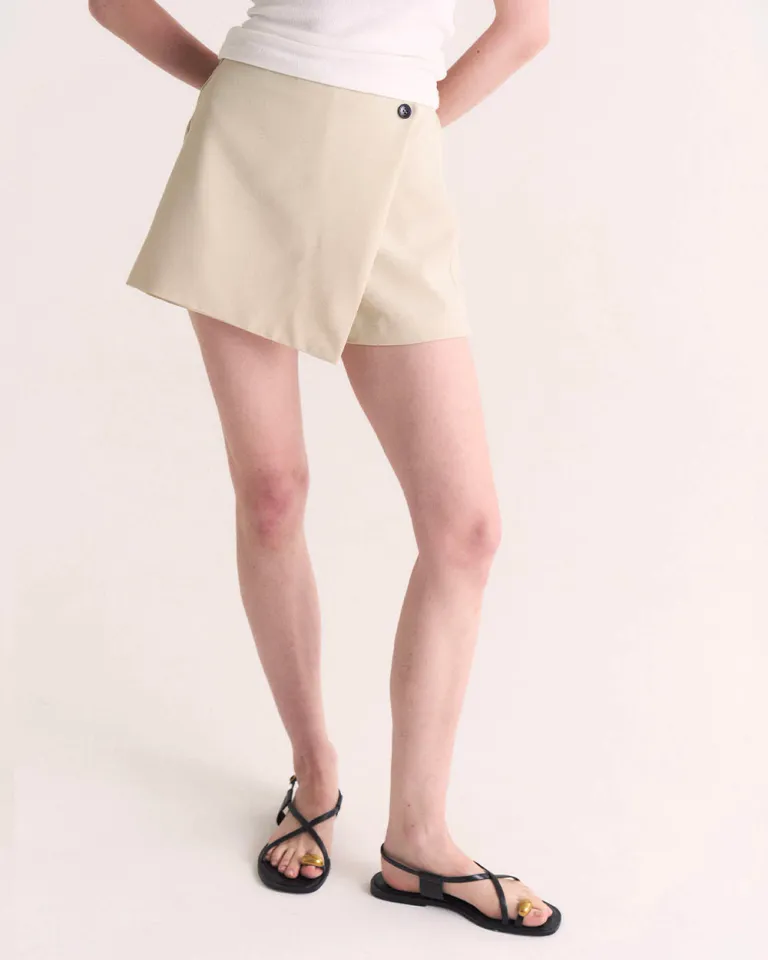 Skort con Sobrefalda Inclinada y Cierre Lateral - Diseño Moderno y Versátil de Sky en Faldas para argentina