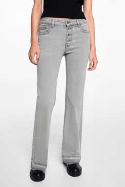 Jeans flare con botones de Mango Teen en Pantalones para argentina