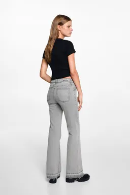 Jeans flare con botones de Mango Teen en Pantalones para argentina