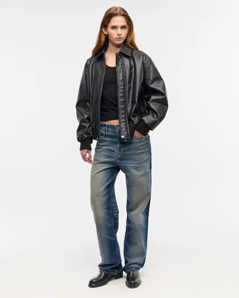 Pantalones sueltos y deslavados de tiro bajo y pierna ancha de Ay Not Dead en Pantalones para argentina