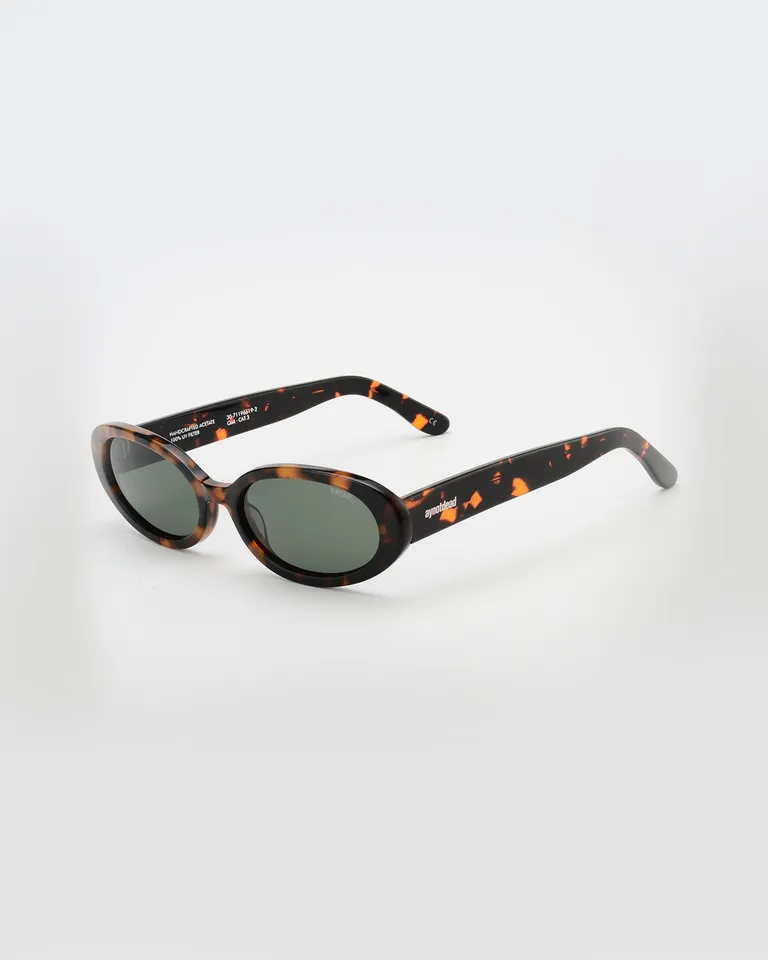 Anteojos de sol con armazón de forma ovalada y patillas de diseño clásico de Ay Not Dead en Anteojos para argentina