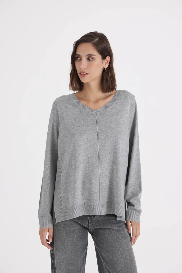 Sweater tejido con escote en V de calce holgado y diseño básico de Yagmour en Buzos y Sweaters para argentina