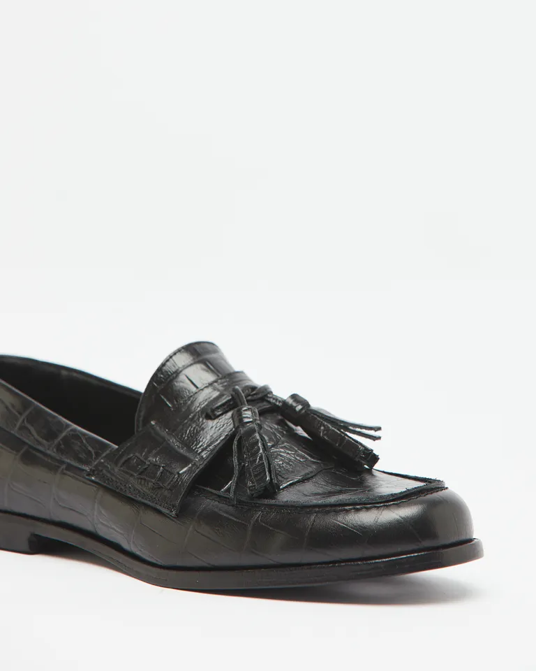 Mocasines de mujer con textura grabada y detalle de borlas en el empeine de Wanama en Mocasines para argentina