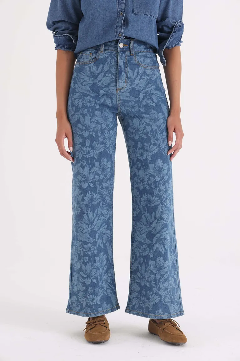 Pantalón wide leg de tiro alto con diseño estampado y corte amplio en denim de Yagmour en Pantalones para argentina