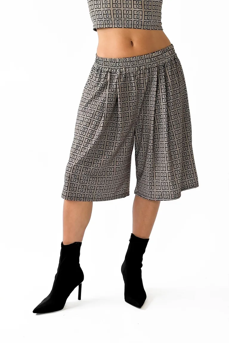 Shorts con estampa moderna y corte ajustado para un look elegante y casual de Black Mamba en Shorts para argentina