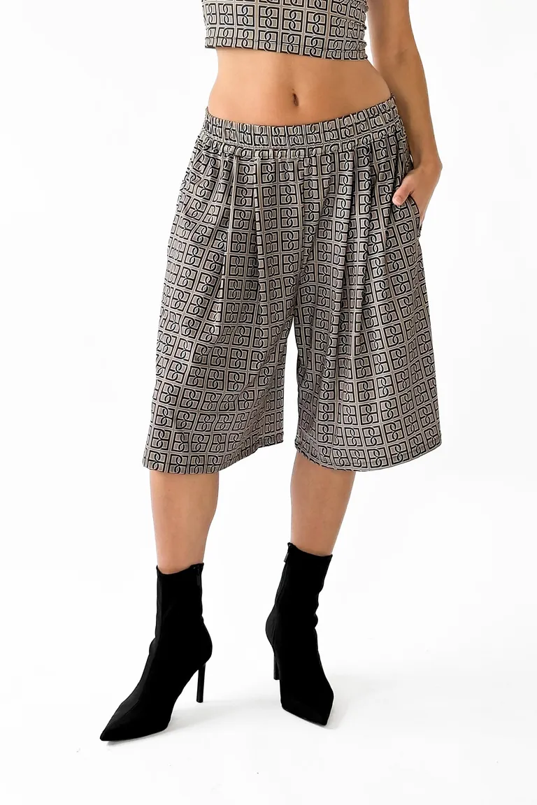 Shorts con estampa moderna y corte ajustado para un look elegante y casual de Black Mamba en Shorts para argentina