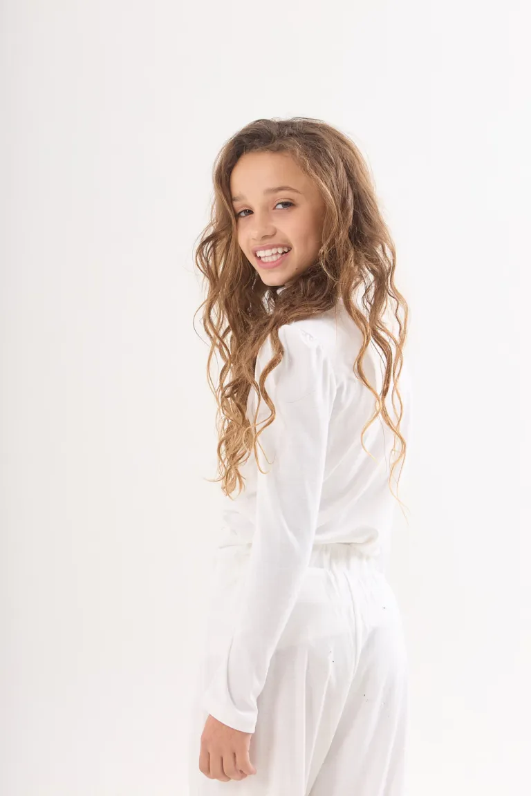 Remera de manga princesa confeccionada en morley lanilla negra de Belle en Remeras para argentina