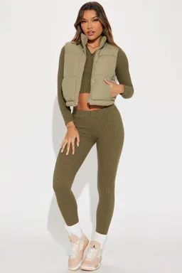 Chaleco glamping sherpa sage de Fashion Nova en Chalecos para argentina