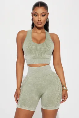 Top deportivo tight body de Fashion Nova en Tops para argentina