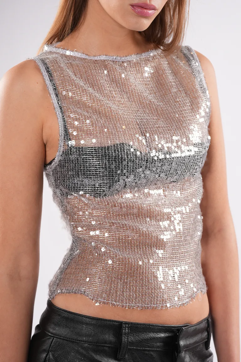 Top sin mangas con lentejuelas plateadas, escote en bote y terminaciones elásticas de Top White en Tops para argentina