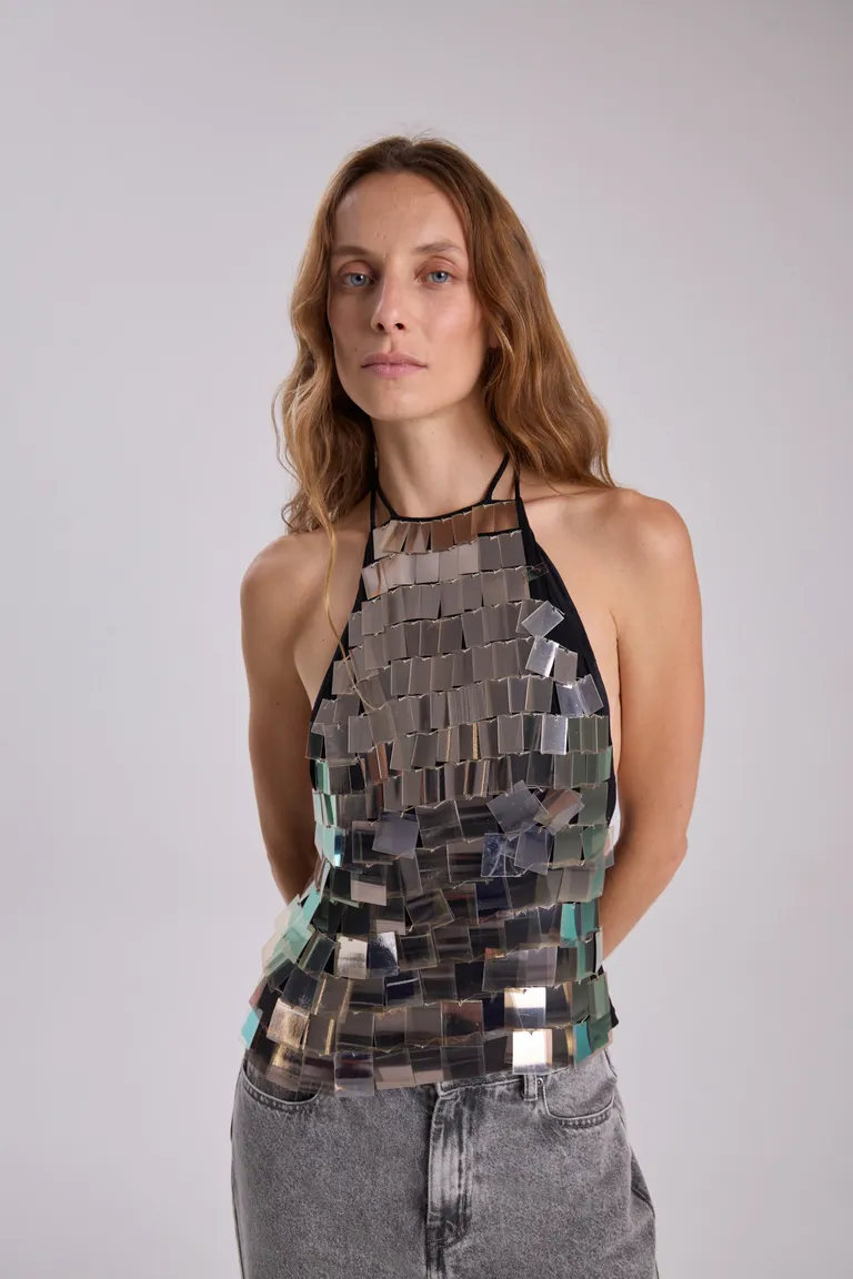 Top de viscosa con bordado a mano y diseño sin mangas ajustable en la espalda de Maria Cher en Tops para argentina