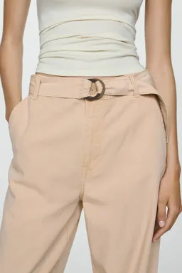 Pantalón fluido wideleg cinturón de Mango en Pantalones para argentina