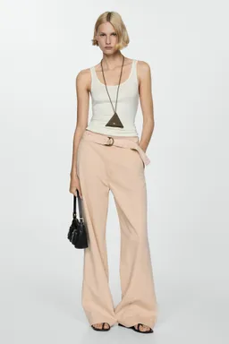 Pantalón fluido wideleg cinturón de Mango en Pantalones para argentina