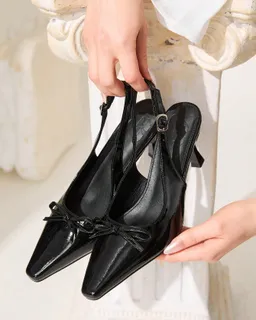 Tacones de aguja con lazo de Cuccoo en Zapatos con Tacos para argentina