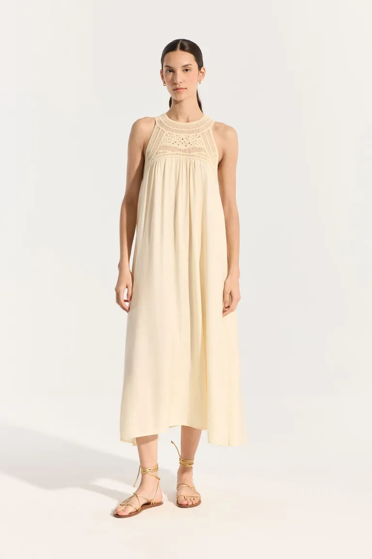 Vestido largo y amplio con detalles en crochet para un estilo sofisticado y elegante de Portsaid en Vestidos para argentina