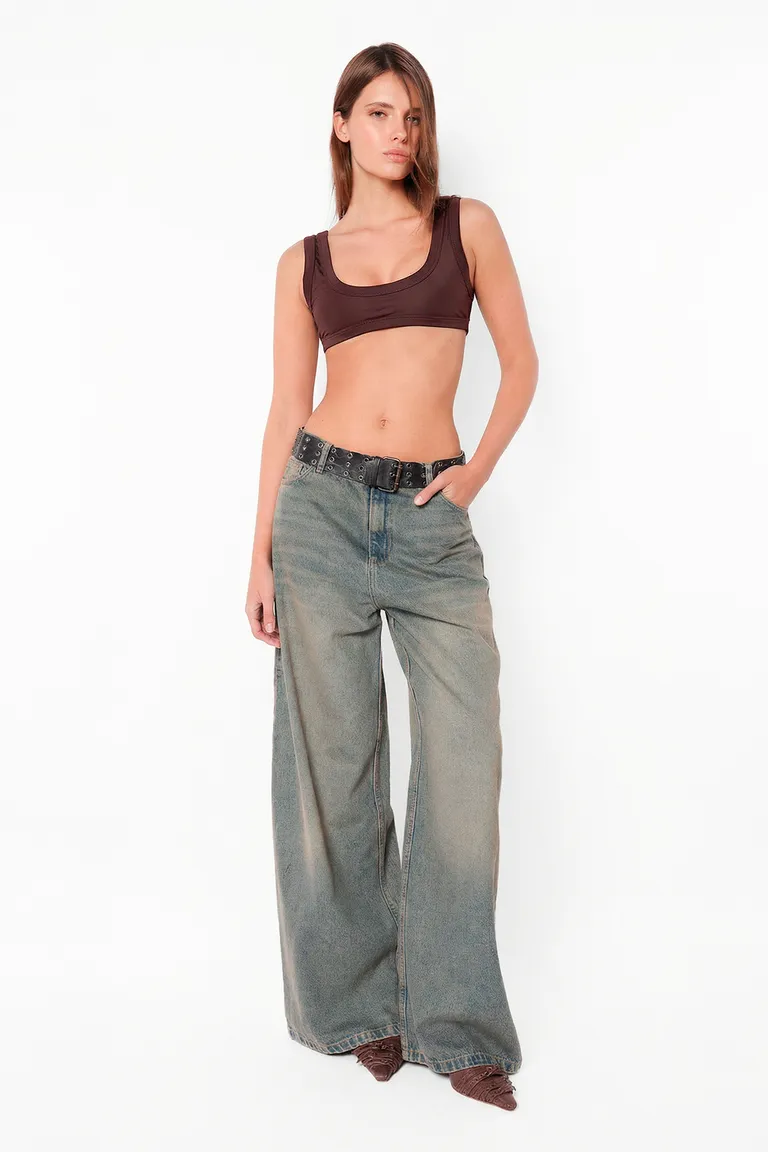 Top musculosa sin mangas en microfibra pesada con escote y terminaciones anchas de Top White en Tops para argentina