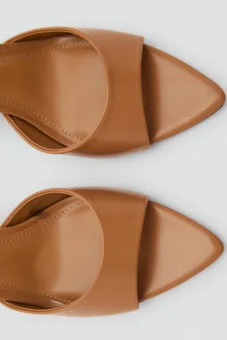 Sandalia tacón punta de Mango en Sandalias para argentina