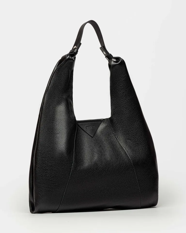 Cartera de hombro en cuero sintético negro - Diseño sobrio y elegante de Prüne en Bolsos y Carteras para argentina