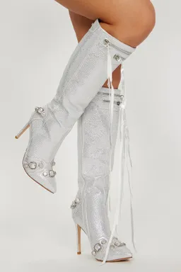 Botas sending my best plateadas de Fashion Nova en Botas y Botinetas para argentina