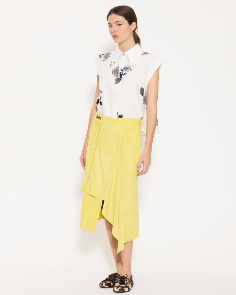 Camisa fresca con estampa de limones, diseño amplio y versátil para mujer de Jazmin Chebar en Camisas para argentina