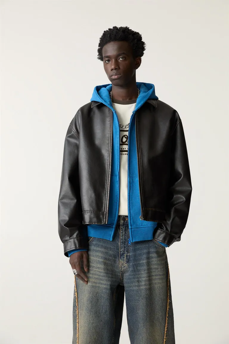 Campera efecto cuero de Pull&Bear en Abrigos y Camperas para argentina