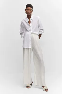 Pantalón wideleg plisado de Mango en Pantalones para argentina