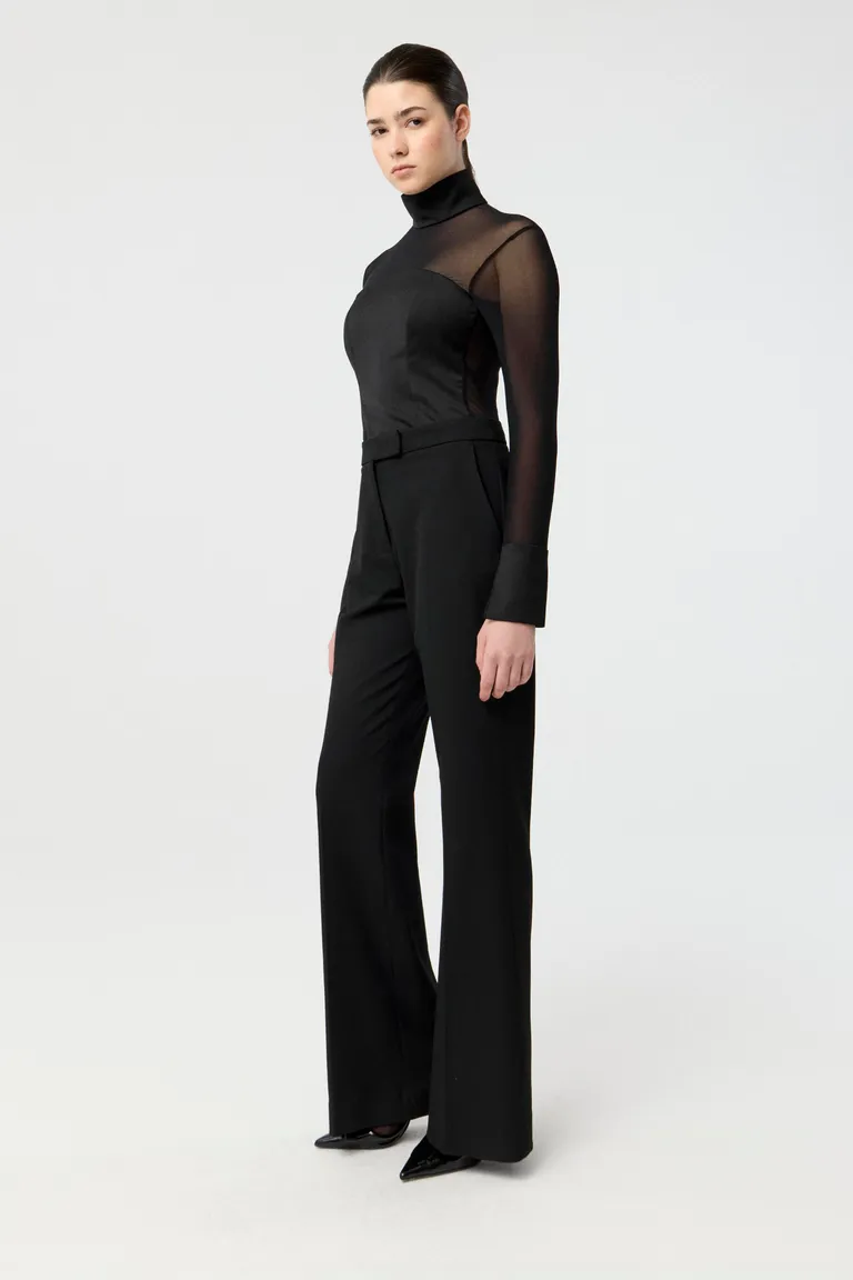 Remera de cuello alto con mangas largas y diseño combinado strapless con entalle de Markova en Remeras para argentina