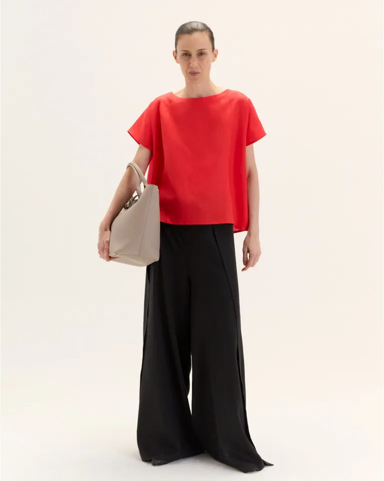 Top evasé de corte suelto con mangas cortas y detalle de abotonadura en la espalda de Blue Sheep en Tops para argentina